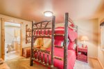 Bunk Bedroom  w Full over Full Bed, en-suite Full bath